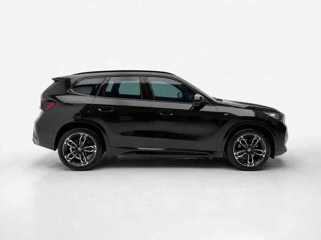 BMW X1 sDrive16i M Sport (A) (Category: Used Cars) located in Singapore. Submitted by vincar_pre-owned (Listing ID 1467784022, Image 2). Description: 1 owner unit. Agent Maintained. Smooth and responsive drive with a comfortable and spacious interior. Great for everyday commute. Ideal for families or professionals looking for a modern continental SUV. Contact us today to arrange a viewing for this unit at the Vincar pre-owned showroom now! Featur