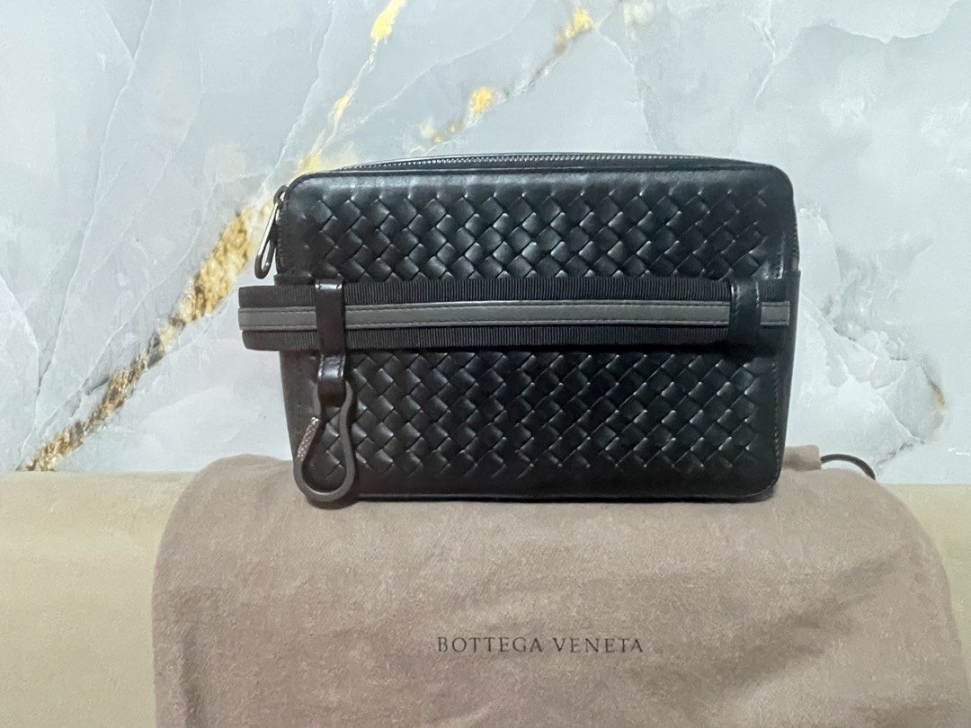 bottega veneta clutch bag (Category: Belt bags, Clutches and Pouches) located in Quezon City. Submitted by brandmanila (Listing ID 1467742801, Image 1). Description: with dust bag.