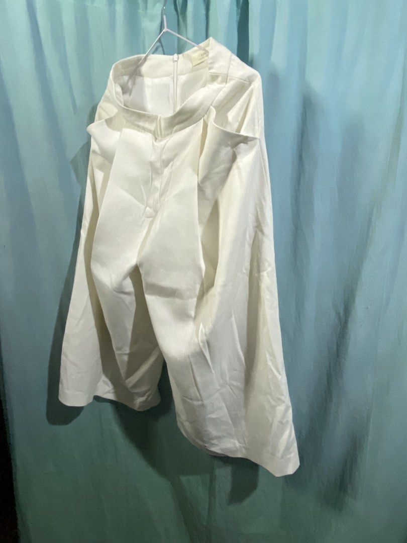 Bottoms - Jeans, Trousers, Jogging Pants (Category: Other Bottoms) located in Quezon City. Submitted by hirayaaaaaaaaa (Listing ID 1467725743, Image 3). Description: .
