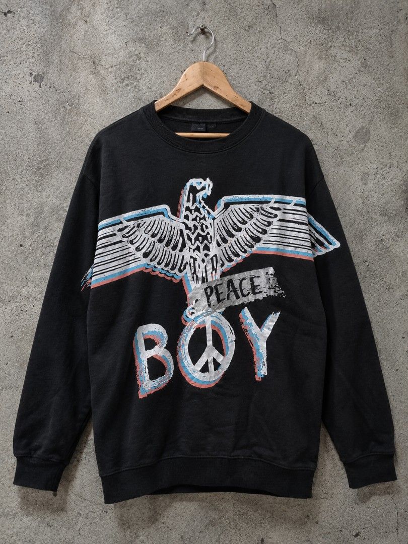 Boy London (Category: Coats, Jackets and Outerwear) located in Manila. Submitted by 322thriftshop (Listing ID 1467832439, Image 1). Description: BOY LONDON PULLOVER • L'29 x W'23 • SIZE: XL •COLOR RATE: 9.8/10 •CONDITION: AS NEW.