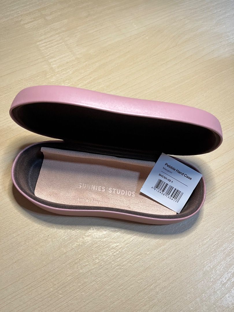 Brandnew Sunnies Studios Pebble Hard Case in Macaron (Category: Sunglasses & Eyewear) located in San Pedro. Submitted by anjellyyy (Listing ID 1467722598, Image 2). Description: Brandnew Sunnies Studios Pebble Hard Case in Macaron - Comes with microsuede cleaning cloth - ₱200 only - Meetup: Robinsons Galleria South/Festival Mall/SM Sta. Rosa - MOP: Gcash/BPI/Maribank or Cash (for meetup only) - MOD: Lalamove/J&T (shouldered by buyer) 📍San Pedro,