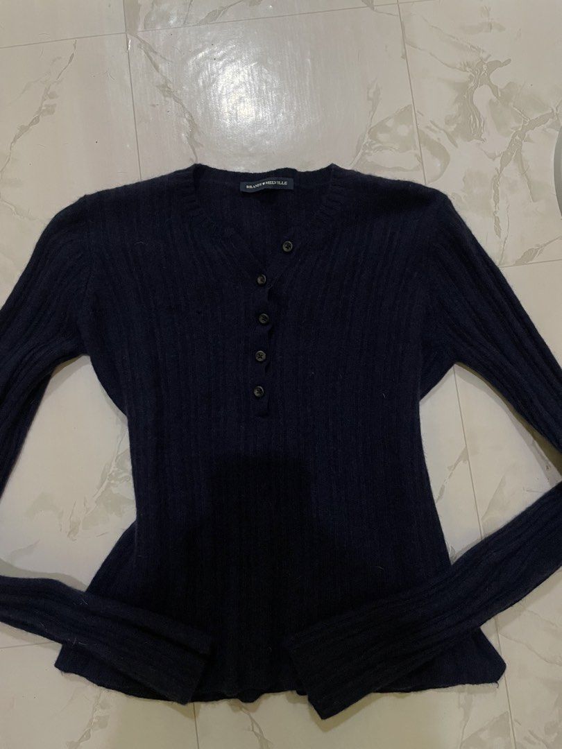 Brandy melville (Category: Others Tops) located in Manila. Submitted by yuwiiix (Listing ID 1467710434, Image 3). Description: .