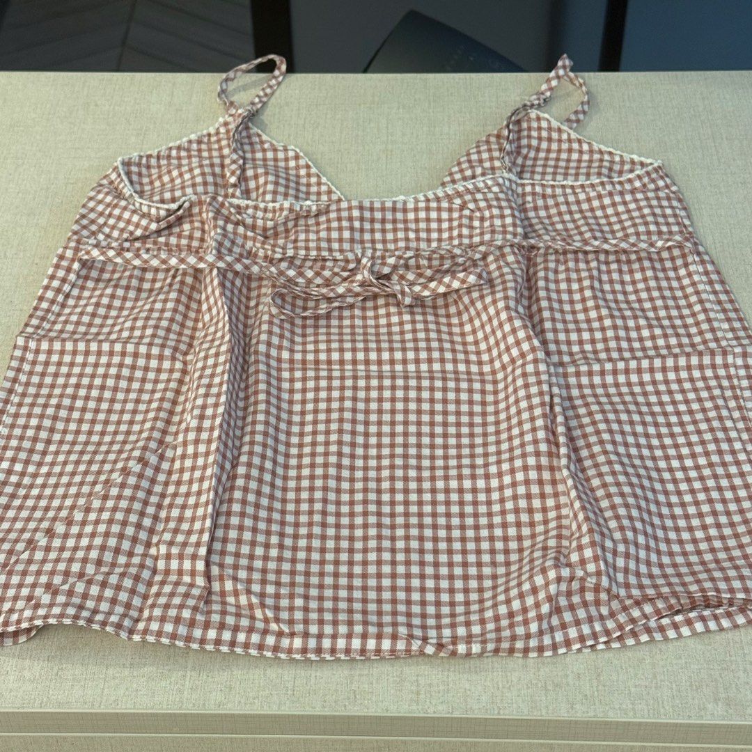 Brandy Melville Red Gingham Tank Top (Category: Sleeveless) located in Mandaluyong City. Submitted by girlivealwaysbeen (Listing ID 1467674927, Image 2). Description: .