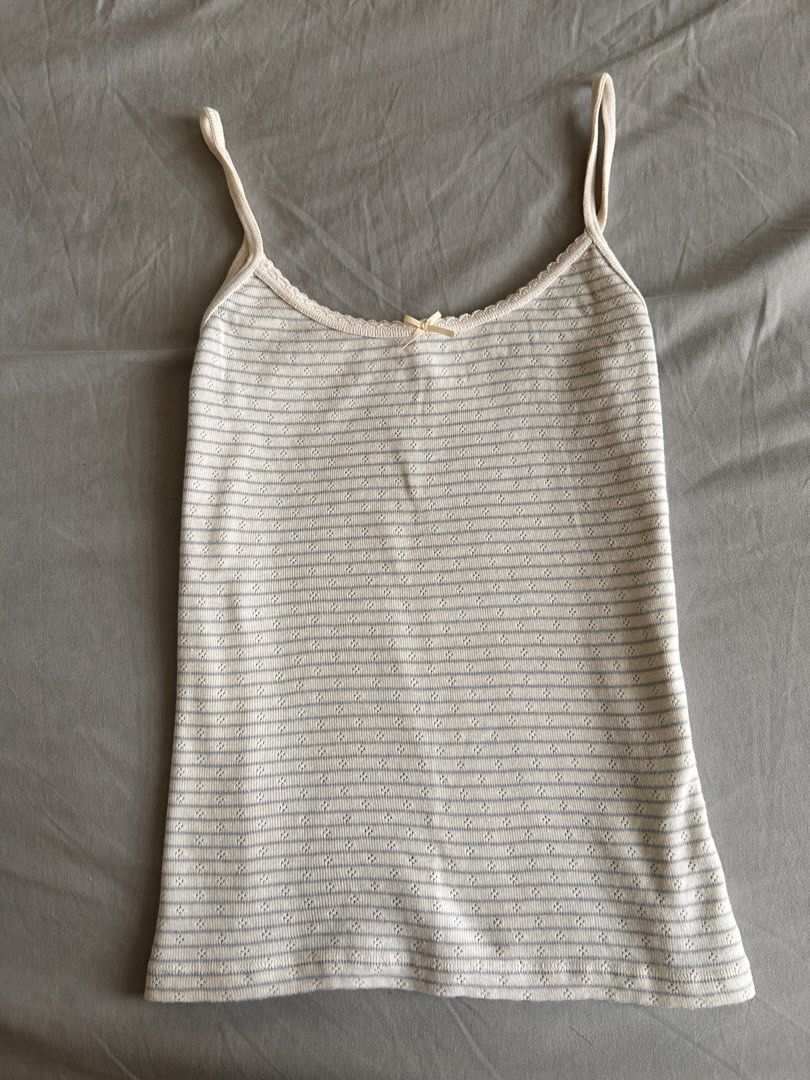 brandy melville striped tank top (Category: Sleeveless) located in Paranaque City. Submitted by rabbitfromahat (Listing ID 1467634353, Image 1). Description: Bought in Korea Worn once, no damages Fits S-M.
