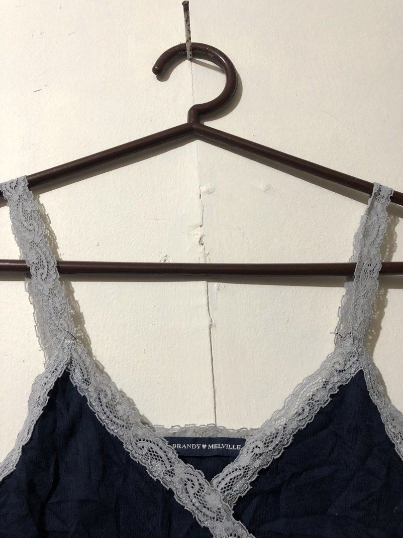 Brandy Melville Top (Category: Sleeveless) located in Manila. Submitted by raremountain00 (Listing ID 1467777295, Image 3). Description: Authentic Excellent condition xs - small fit No issue.