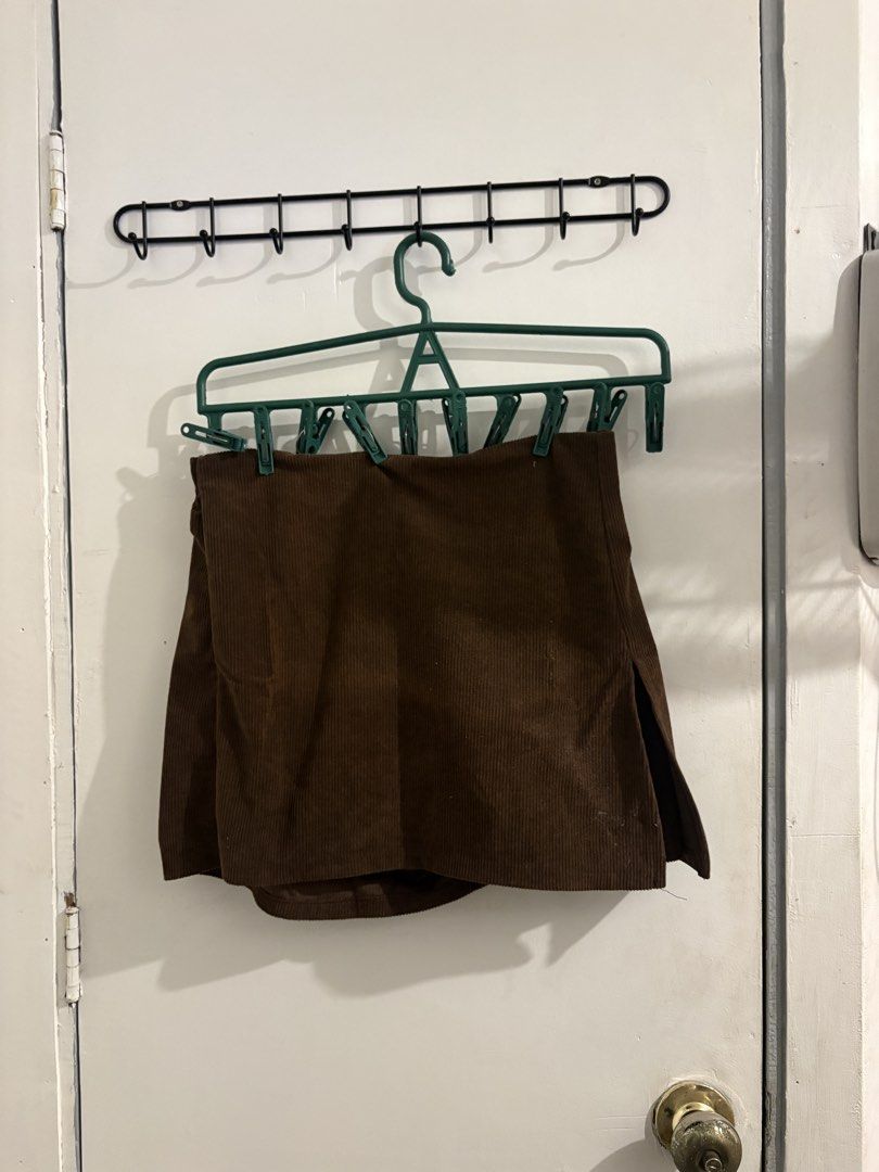 Brown Corduroy Skort l-xl (Category: Skirts) located in Pasig City. Submitted by meowdei (Listing ID 1467738227, Image 3). Description: selling my preloved dark brown textured corduroy skort 🤓 - never worn, doesnt fit me - mop: gcash, bpi, maribank, metrobank - mod: lalamove, grab, jnt - can do meet up as long as within/around ortigas! :) .