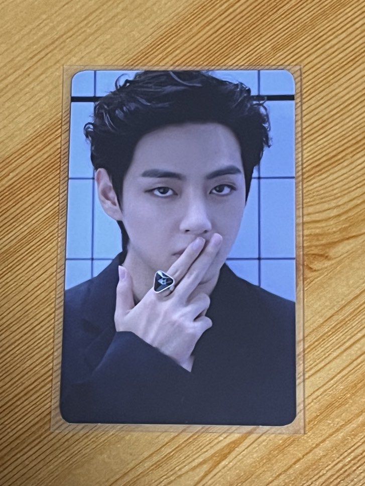 BTS V TAEHYUNG PROOF STANDARD PC (Category: K-Wave Merchandise) located in Mandaluyong City. Submitted by bluevinyl (Listing ID 1467643125, Image 1). Description: - good condi but x sensi - prio payo (can lower) / if dop: 3 days - no rush shipping mop: gcash / gotyme / ub mod: j&t / sdd loc: mandaluyong.