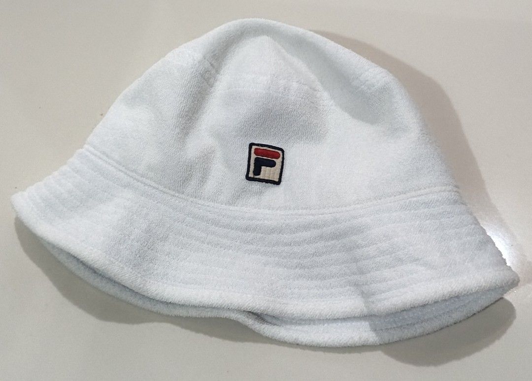 Bucket hat (Category: Hats & Beanies) located in Naga. Submitted by otaydenyoks (Listing ID 1467673824, Image 2). Description: small medium.