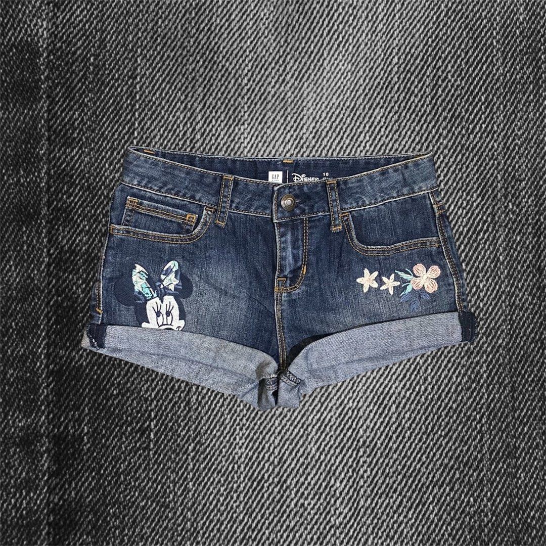 Gap disney low rise folded short (Category: Shorts) located in Caloocan City. Submitted by blairbyysha (Listing ID 1467793024, Image 1). Description: Size 24-26 Length 8.