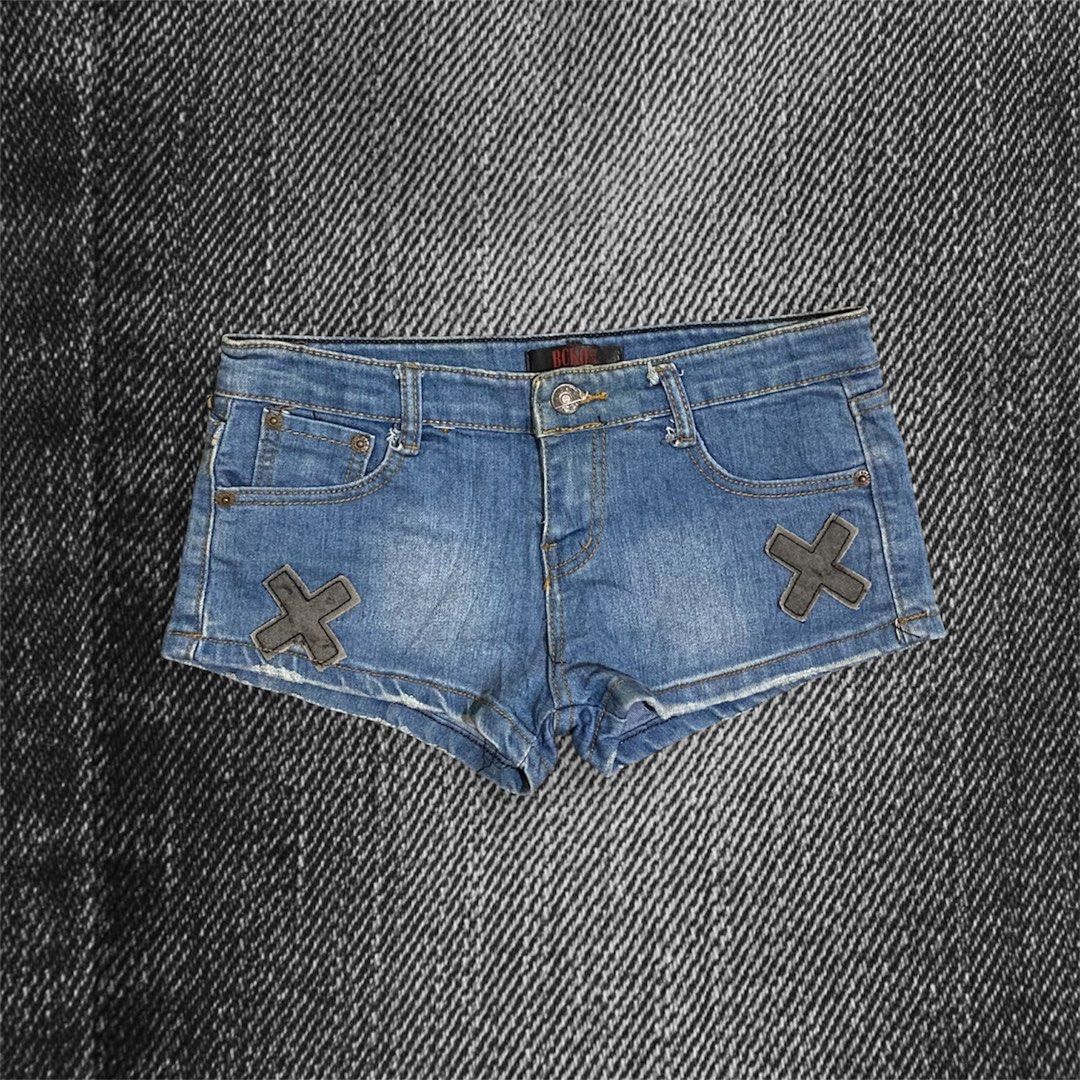 Low rise wash blue micro short (Category: Shorts) located in Caloocan City. Submitted by blairbyysha (Listing ID 1467793305, Image 1). Description: Size 28-29 Length 8.