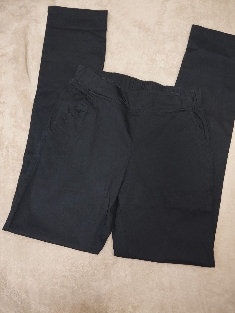 bundle of 3 skinny jeans (Category: Jeans) located in Dagupan City. Submitted by nahamul_1508 (Listing ID 1467661869, Image 3). Description: Preloved #1 bundle of 3 jeans not authentic.