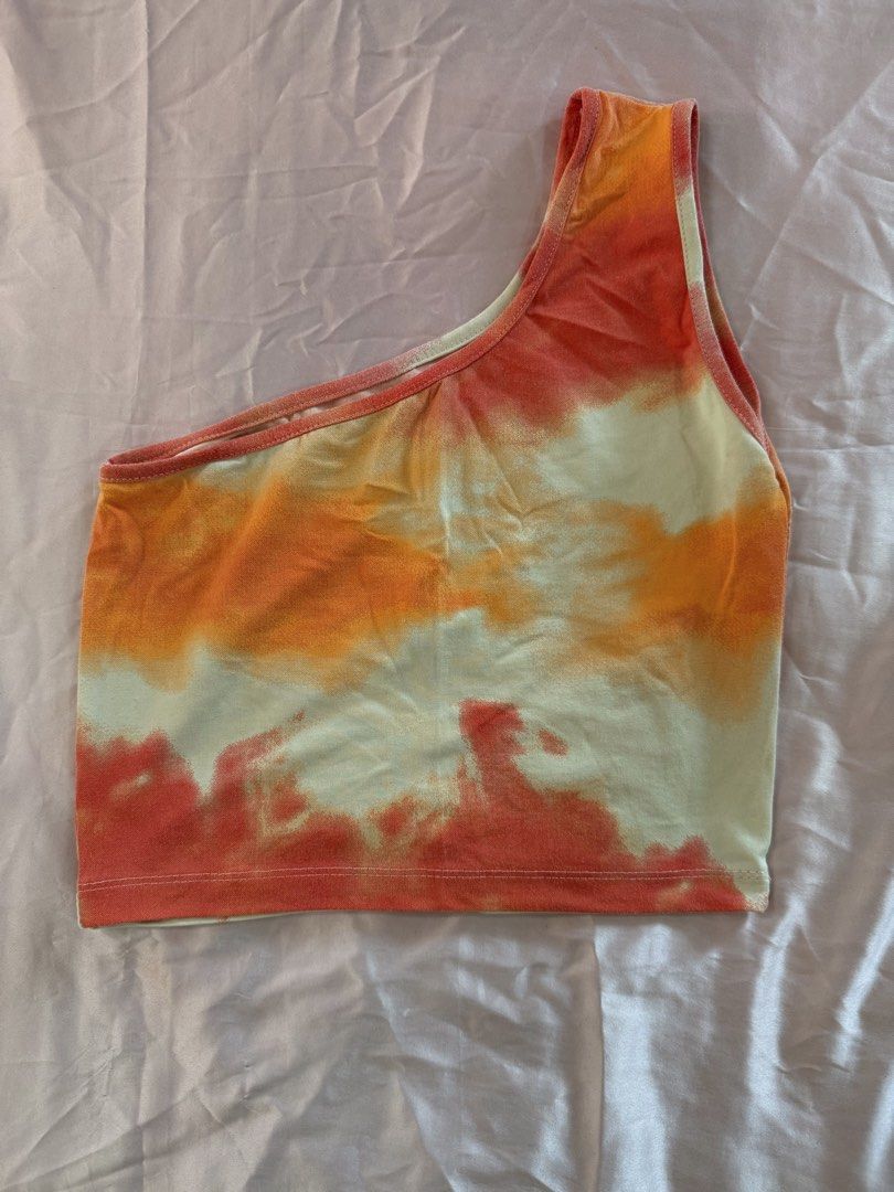 bundle of 6 tops for 300 (Category: Blouses) located in Manila. Submitted by xxaaelir (Listing ID 1467758223, Image 2). Description: XS-M 📍Bacoor Cavite.