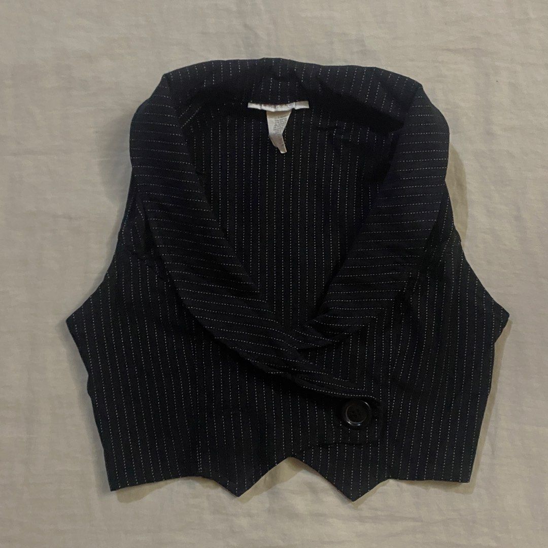 {BUNDLE} Tops - Vest Camisole Racerback (Category: Sleeveless) located in Manila. Submitted by yannaapril (Listing ID 1467735214, Image 3). Description: Set of 3 - Vest top, Camisole, Racerback Best fit | XS-S frame • Like new condition •Avail for Bundle Price only Please message me for further queries. Thank you, dear! .