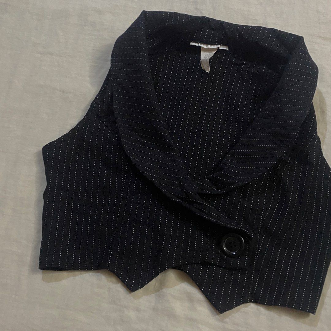 {BUNDLE} Tops - Vest Camisole Racerback (Category: Sleeveless) located in Manila. Submitted by yannaapril (Listing ID 1467735214, Image 2). Description: Set of 3 - Vest top, Camisole, Racerback Best fit | XS-S frame • Like new condition •Avail for Bundle Price only Please message me for further queries. Thank you, dear! .
