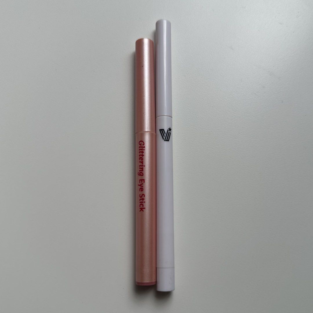 [bundle] twinkle pop glitter shadow + vice cosmetics white gel liner (Category: Makeup) located in Mandaluyong City. Submitted by annyeong07_ (Listing ID 1467621130, Image 1). Description: .