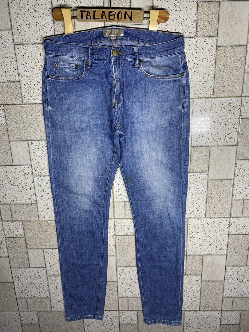 Burberry Denim Jeans (Category: Jeans) located in Bacolod City. Submitted by ocean_us (Listing ID 1467752667, Image 2). Description: Burberry Denim Jeans ____________________________ Leather Patch Details: ▪️Size 31 x 32 ▪️Dimes 31 x 40 ▪️Hem 5.5 ▪️Need wash ▪️FREE SHIPPING FEE Pm, Thanks ✅We ship Nationwide via Jnt Express ✅We do video call for assurance 📍Bacolod City Negros Occidental.