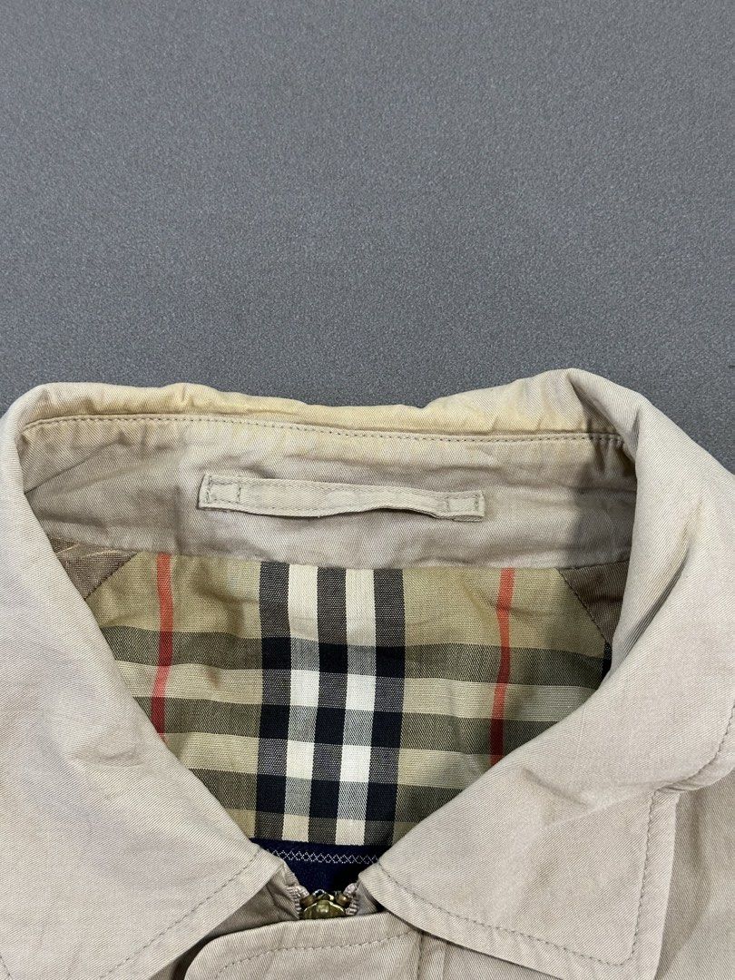 Burberry Harrington Jacket (Category: Luxury Apparel) located in Bacolod City. Submitted by dannnsoy (Listing ID 1467665791, Image 2). Description: Burberry Harrington Jacket •In very good condition •Dimension: 24” x 27” •Issue: Needs wash •Price: 1899 only 📍Note: Color may vary to due lighting and camera resolution. .