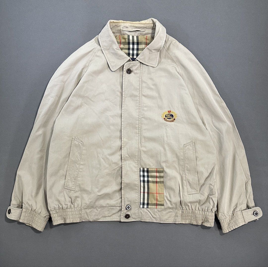 Burberry Harrington Jacket (Category: Luxury Apparel) located in Bacolod City. Submitted by dannnsoy (Listing ID 1467665791, Image 1). Description: Burberry Harrington Jacket •In very good condition •Dimension: 24” x 27” •Issue: Needs wash •Price: 1899 only 📍Note: Color may vary to due lighting and camera resolution. .
