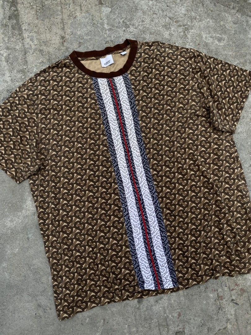 BURBERRY MONOGRAM SHIRT (Category: Formal Shirts) located in Manila. Submitted by lunaras_declutter (Listing ID 1467717575, Image 2). Description: EXCELLENT CONDITION 9.5 COLOR RATE MEDIUM OVERSIZED NO ISSUE.