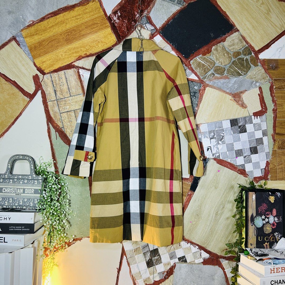 Burberry plaid dress coat (Category: Luxury Apparel) located in Baguio. Submitted by kckc_luxury (Listing ID 1467752200, Image 3). Description: 🌸 TINY PINK SPOTS ARE LENS DAMAGE, NOT CLOTH STAINS ————————— ❗️KINDLY READ BEFORE MAKING AN OFFER❗️ LISTING DETAILS size:M width x length (inches):19x36.5 condition: EXCELLENT --- MOP: Gcash / BPI MOD: J&T / JRS LOCATION: Baguio City --- NOTE: • Manage your expectations • Photos did not go under any edi