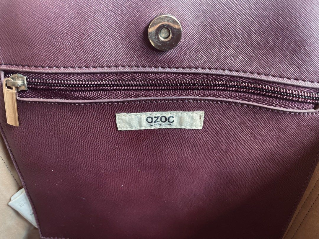 Burgundy Shoulder Bag - Classy & Elegant (Category: Shoulder Bags) located in Bagac. Submitted by swiftbear.a22b9b (Listing ID 1467641495, Image 2). Description: A classy and elegant burgundy tote bag, perfect for everyday use, school, work, or casual outings. .