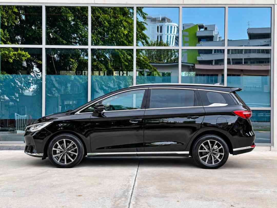 BYD M6 7-SEATER(ER) (Category: Used Cars) located in Singapore. Submitted by sgcarchoicewc (Listing ID 1467654733, Image 3). Description: Sales Contact: Casper Lim tel:90687290 .