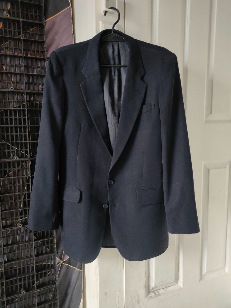 Calvin Klein Navy Blazer - Large (Category: Coats, Jackets and Outerwear) located in Dasmarinas. Submitted by acesteve (Listing ID 1467761773, Image 1). Description: Size in inches: 20 width 31 length No issues or alterations Loc: Dasma Cavite MOP: Gcash.