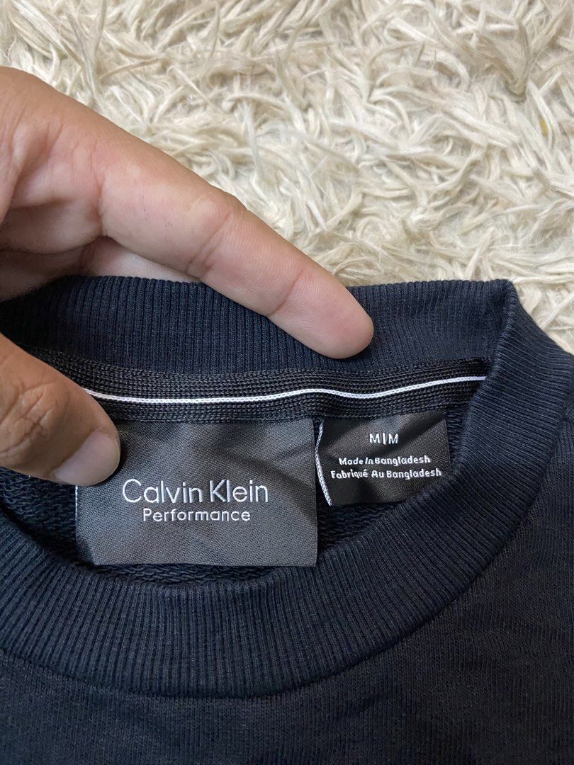 Calvin Klien (Category: Coats, Jackets and Outerwear) located in Aurora. Submitted by clarkmelvinthrift21 (Listing ID 1467790744, Image 3). Description: Name: Calvin Klien 📌Size: Medium 📌Dimensions: 20x24 📌Condition: Excellent 📌Issue/Flaws: None 📌Color rate: 9.5 Location: Zamboanga del Sur, Mindanao.