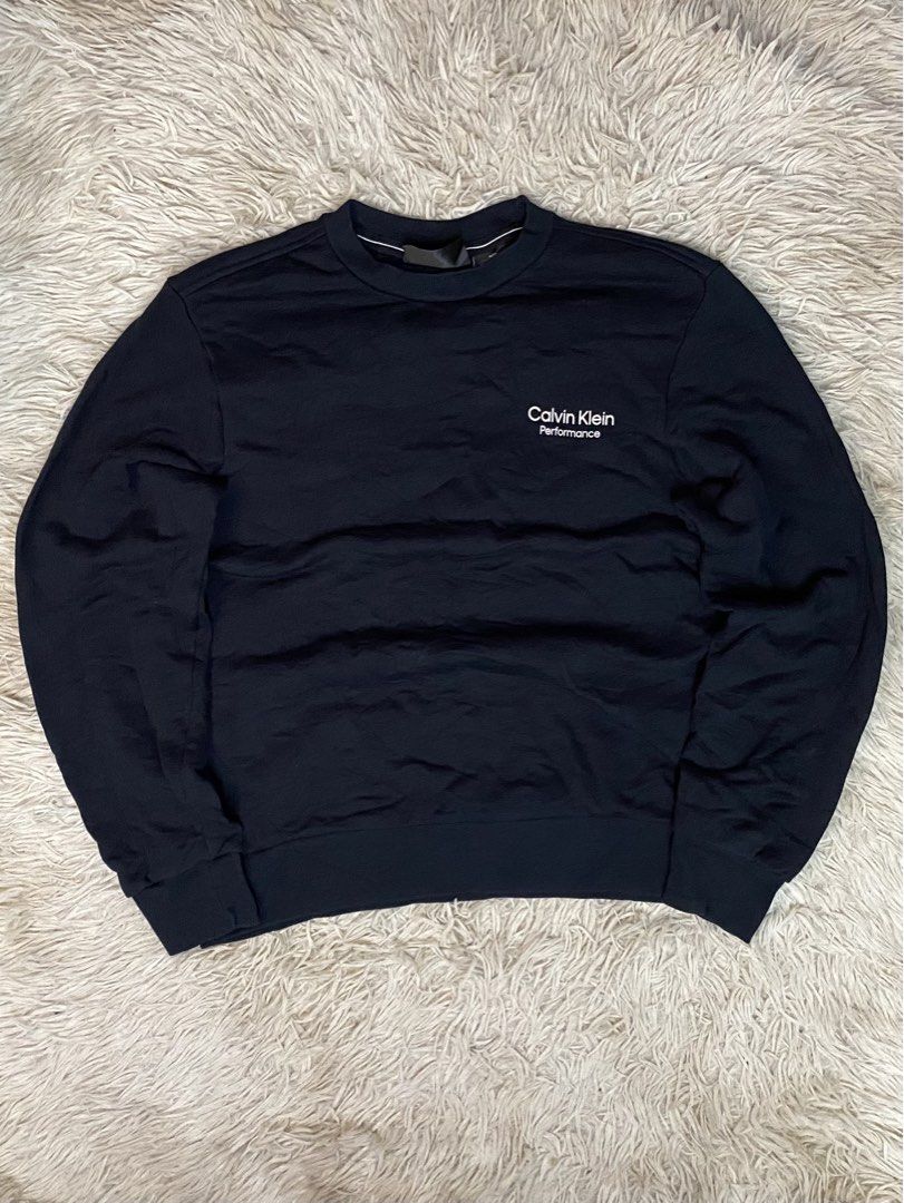Calvin Klien (Category: Coats, Jackets and Outerwear) located in Aurora. Submitted by clarkmelvinthrift21 (Listing ID 1467790744, Image 1). Description: Name: Calvin Klien 📌Size: Medium 📌Dimensions: 20x24 📌Condition: Excellent 📌Issue/Flaws: None 📌Color rate: 9.5 Location: Zamboanga del Sur, Mindanao.
