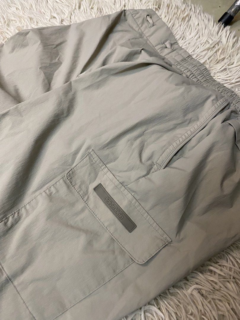 Calvin Klien (Category: Joggers) located in Aurora. Submitted by clarkmelvinthrift21 (Listing ID 1467795501, Image 2). Description: Name: Calvin Klien 📌Size: Xlarge 📌Dimensions: 30-34x38 📌Condition: Excellent 📌Issue/Flaws: Check last pic di halata 📌Color rate: 9.5 Location: Zamboanga del Sur, Mindanao.