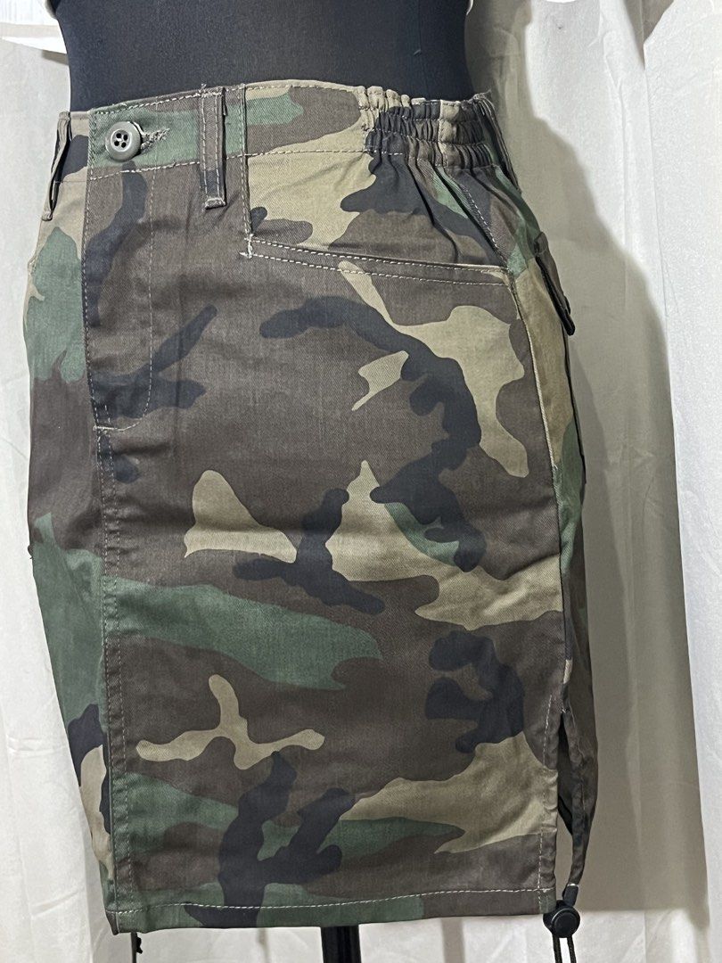 Camouflage cargo mini skirt (Category: Skirts) located in Las Pinas. Submitted by jilanah (Listing ID 1467773597, Image 2). Description: Best fits xs/s.