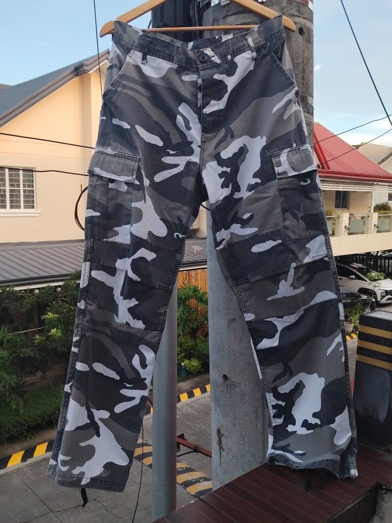 Camouflage Pants (Category: Trousers) located in Paranaque City. Submitted by prettyboy26 (Listing ID 1467701552, Image 1). Description: ROTHCO B.D.U Urban Camo Colorway Medium Regular on tag Please check photo for dimensions Vintage condition 1300.