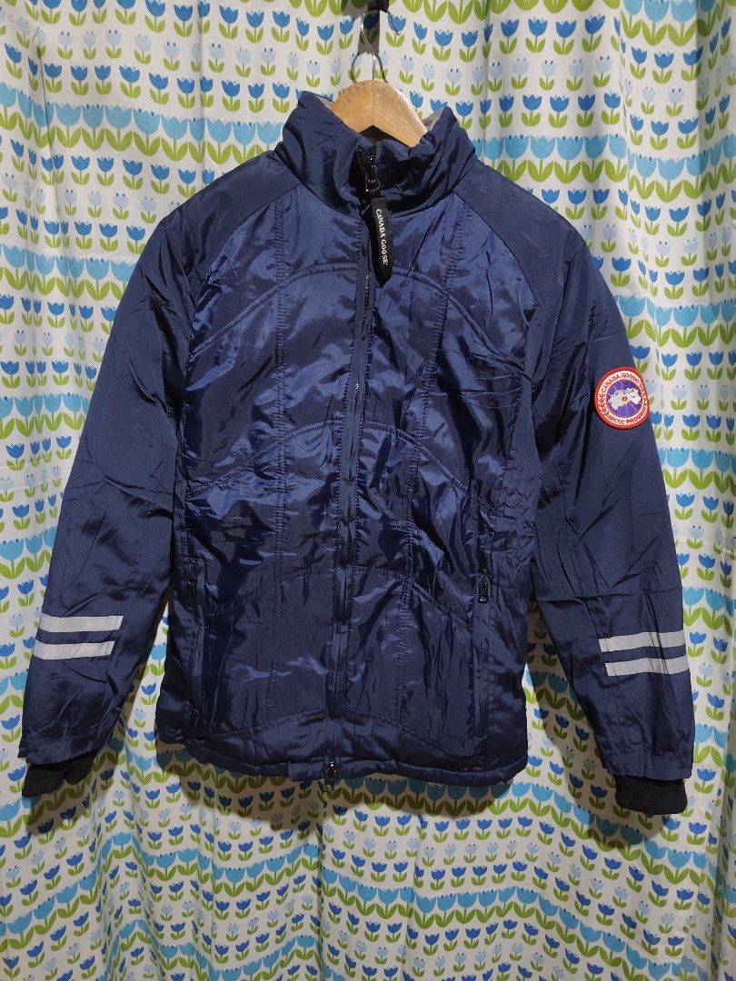 Canada Goose Jacket 🔥 (Category: Coats, Jackets and Outerwear) located in Tabaco. Submitted by thrifttobecool (Listing ID 1467740516, Image 1). Description: Very Good Condition 💯 9.7/10 Color Rate 💯 20 Width 📌 27 Length 📌 Large on Tag ✅ ₱ 880.00 ✅ + sf 📌 Location Bicol ✅.