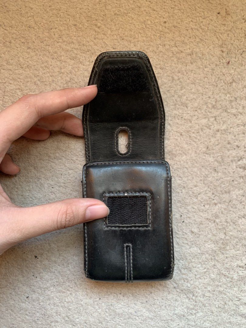 CANON IXUS LEATHER CAMERA POUCH (Category: Camera Bags & Carriers) located in Caloocan City. Submitted by louvrekoo (Listing ID 1467704487, Image 3). Description: #preloved ִ ࣪𖤐.ᐟ CANON IXUS CAMERA POUCH/ BAG/ CASE ─ no major issues ─ roughly measured 4×2.4×1 rfs: need funds/ no more canon ixus cam mop: gcash mod: lalamove 📍north caloocan, metro manila.