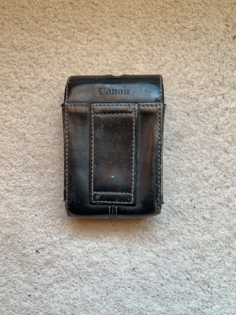 CANON IXUS LEATHER CAMERA POUCH (Category: Camera Bags & Carriers) located in Caloocan City. Submitted by louvrekoo (Listing ID 1467704487, Image 2). Description: #preloved ִ ࣪𖤐.ᐟ CANON IXUS CAMERA POUCH/ BAG/ CASE ─ no major issues ─ roughly measured 4×2.4×1 rfs: need funds/ no more canon ixus cam mop: gcash mod: lalamove 📍north caloocan, metro manila.