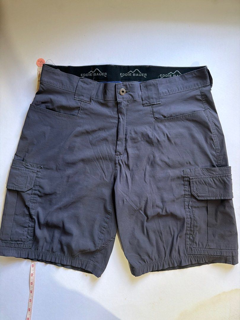 Cargo Mens Shorts Navy Size 36 (Category: Shorts) located in Las Pinas. Submitted by tgbtg_scjshop (Listing ID 1467616328, Image 1). Description: From USA PRE-loved Like New No Flaws Stretched up to size 37 Color: Navy Blue Size: 36 Mop:G-cash, gotyme Fixed price.