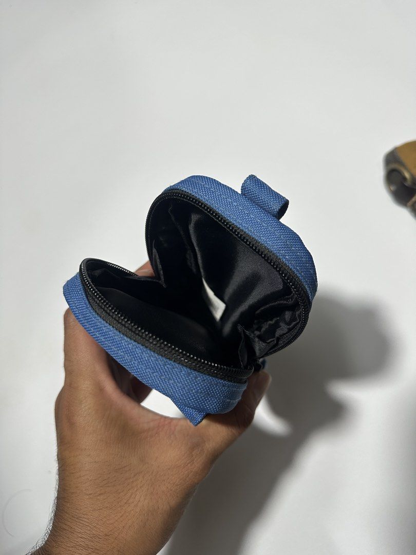 Carhartt (Category: Belt bags, Clutches and Pouches) located in Valenzuela. Submitted by wytepicks (Listing ID 1467680793, Image 3). Description: Carhartt Good Condition 600 only.