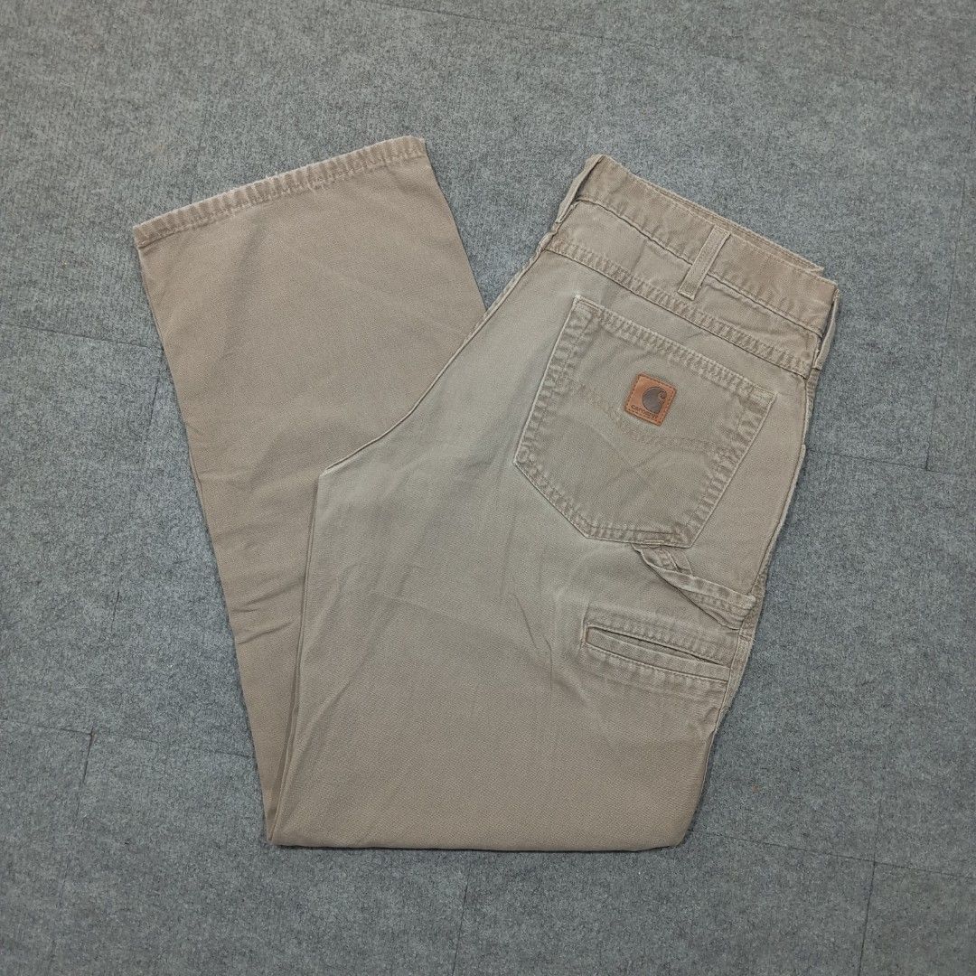 Carhartt Carpenter Pants (Category: Jeans) located in Taguig. Submitted by sito. (Listing ID 1467651602, Image 1). Description: For sale! 📣 Carhartt Carpenter Pants Specs and measurements: • Size 32 • Length 41 inches • Hips 21.5 inches • Thigh 13.5 inches • Inseam 30 inches • Leg Opening 9 Condition Details: • Good Condition • Issue: sign of use • Color rate: • Overall Condition: Price: ~ ₱1,486 Transaction Details: Location: Upper Bicutan, Tag