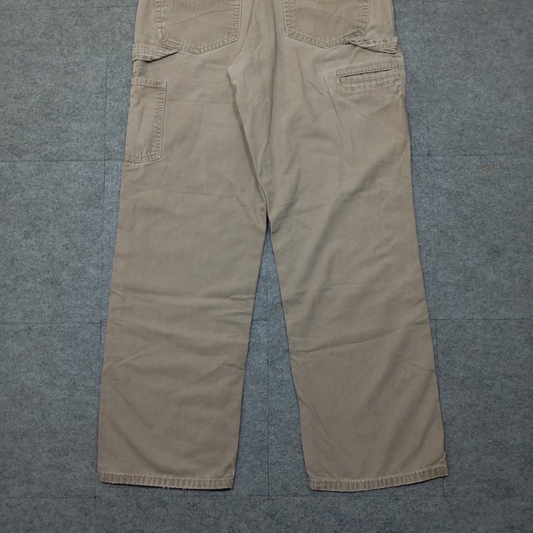 Carhartt Carpenter Pants (Category: Jeans) located in Taguig. Submitted by sito. (Listing ID 1467651602, Image 3). Description: For sale! 📣 Carhartt Carpenter Pants Specs and measurements: • Size 32 • Length 41 inches • Hips 21.5 inches • Thigh 13.5 inches • Inseam 30 inches • Leg Opening 9 Condition Details: • Good Condition • Issue: sign of use • Color rate: • Overall Condition: Price: ~ ₱1,486 Transaction Details: Location: Upper Bicutan, Tag