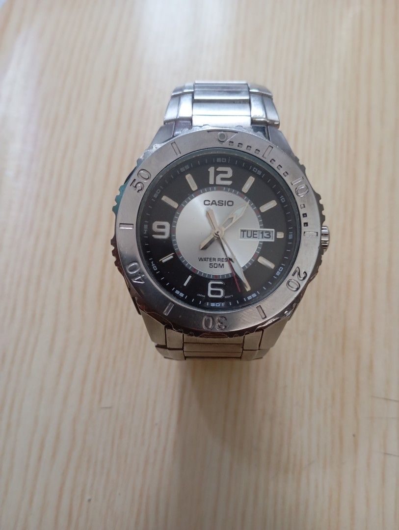 Casio (Category: Men's Watches) located in Las Pinas. Submitted by quick_deals_great_finds2 (Listing ID 1467646365, Image 3). Description: Original good working condition Quartz with battery 40mm Fits wrist size 6.8 inches.