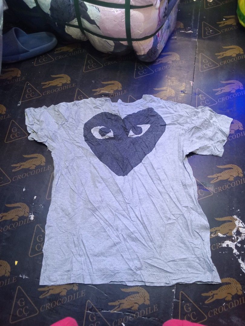 Cdg play (Category: Formal Shirts) located in Manila. Submitted by tcbukay_zxc25 (Listing ID 1467643249, Image 2). Description: cdg play size large.