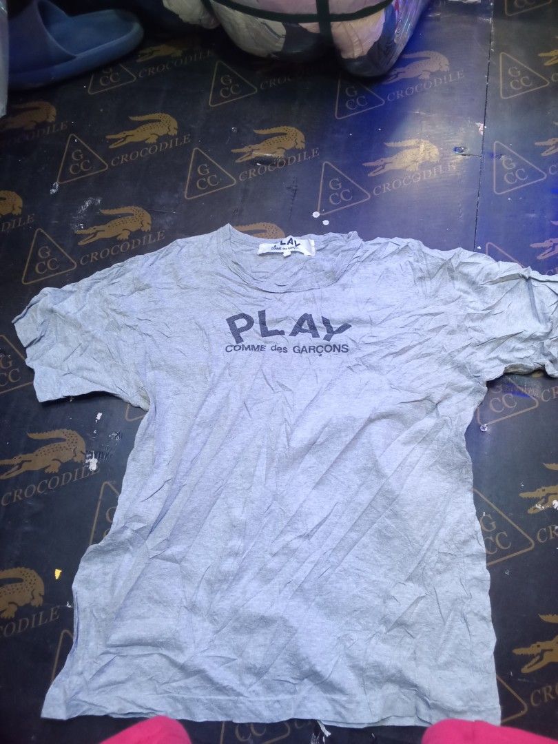 Cdg play (Category: Formal Shirts) located in Manila. Submitted by tcbukay_zxc25 (Listing ID 1467643249, Image 1). Description: cdg play size large.