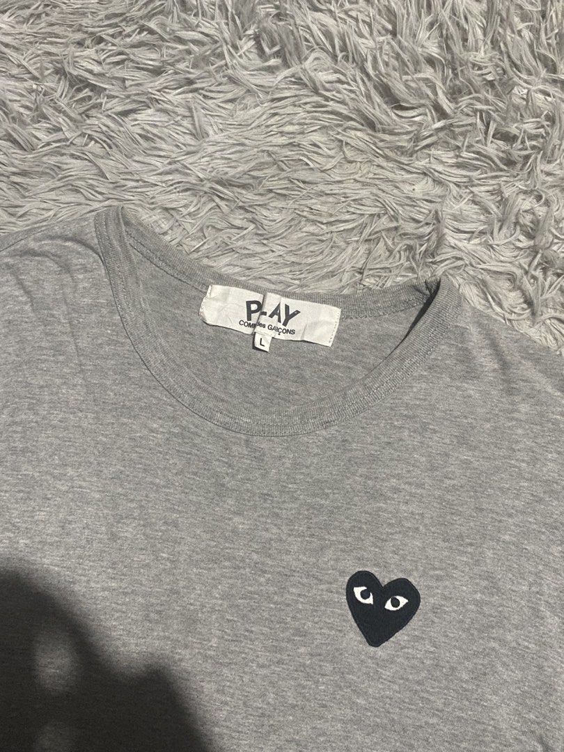 Cdg play (Category: Longsleeves) located in Lapu Lapu. Submitted by ericbuotjr (Listing ID 1467741888, Image 2). Description: Legit -Size: Large on tag -Dimes: 19x26 -Color rate: 9.5/10 - Excellent condition - Issue: yellow stain need wash only .