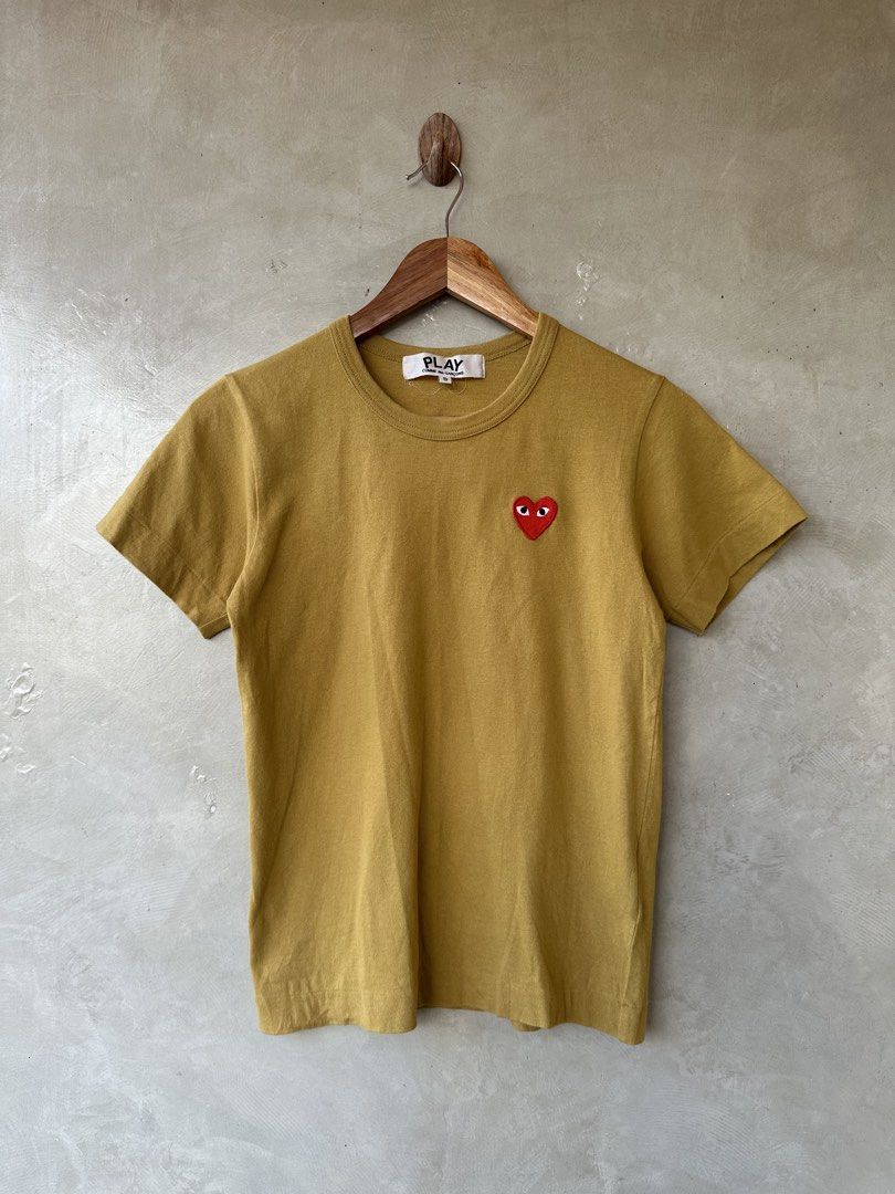 CDG x PLAY ❤️ Cotton Tshirt (Category: Shirts) located in Cavite. Submitted by hand.picked (Listing ID 1467724625, Image 2). Description: CDG x PLAY ❤️ Cotton Tshirt Size: Small Dimension: 16.5” Width / 23” Length Condition: Excellent.
