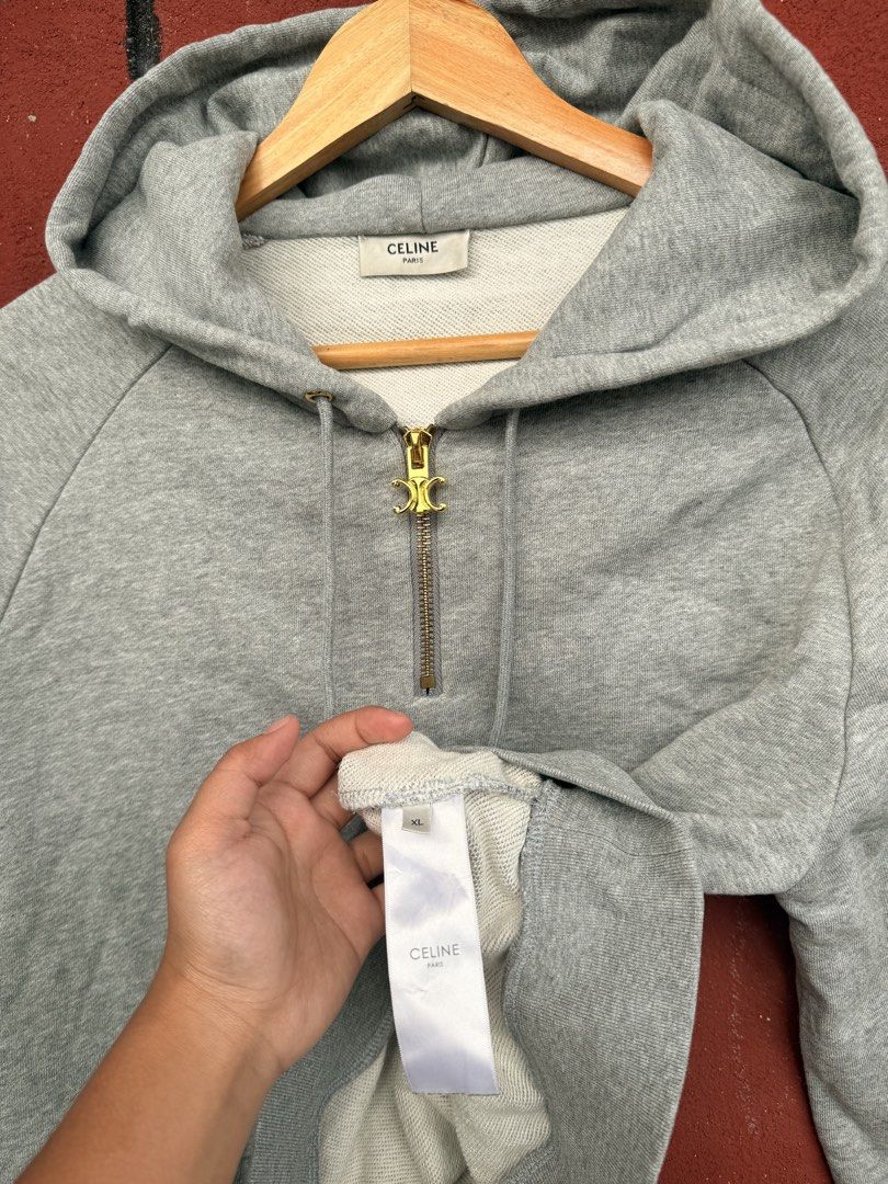 Celine (Category: Coats, Jackets and Outerwear) located in Baguio. Submitted by mardimercredi14 (Listing ID 1467642368, Image 3). Description: 🔥 Celine Dimensions: 23*25 Condition: excellent Color Rate: 10 ❌ none.