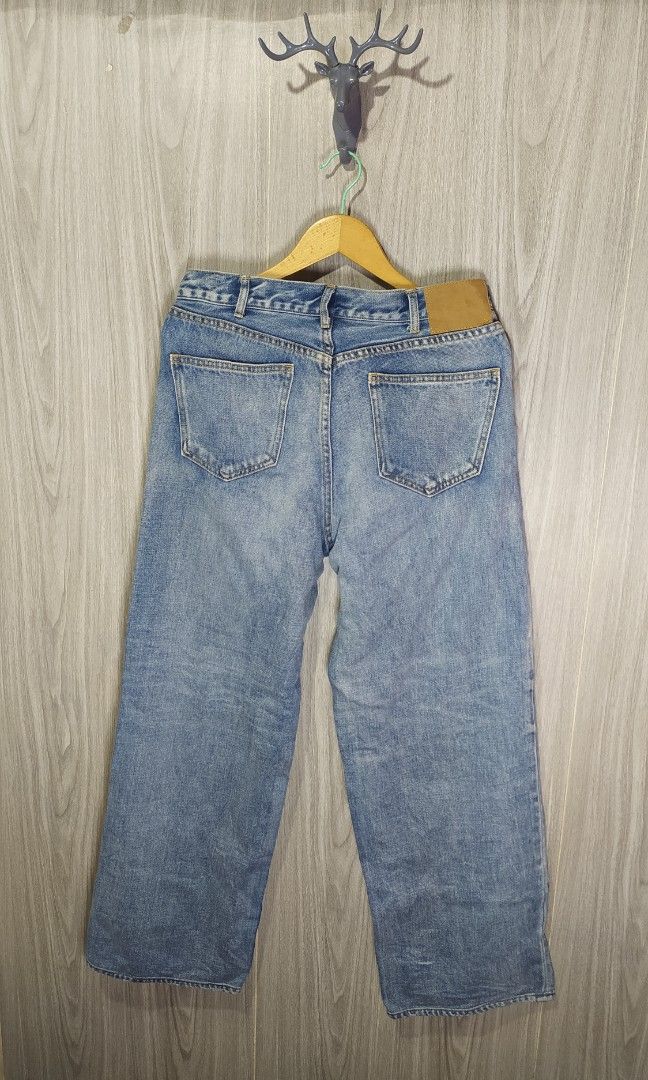 Celine Boyfriend Jeans (Category: Jeans) located in Naga. Submitted by secondspinv2 (Listing ID 1467760920, Image 3). Description: Celine Boyfriend Jeans ✅Size: 29 ✅Waist: 30 ✅Length: 42 ✅Hem: 10 ✅Color Rate: 9.5/10 ✅No Issue ✅Need Wash ✅Location: Bicol Naga City, Camarines Sur ✅Courier: J&T Express/Flash Express ✅MOP: Gcash only.