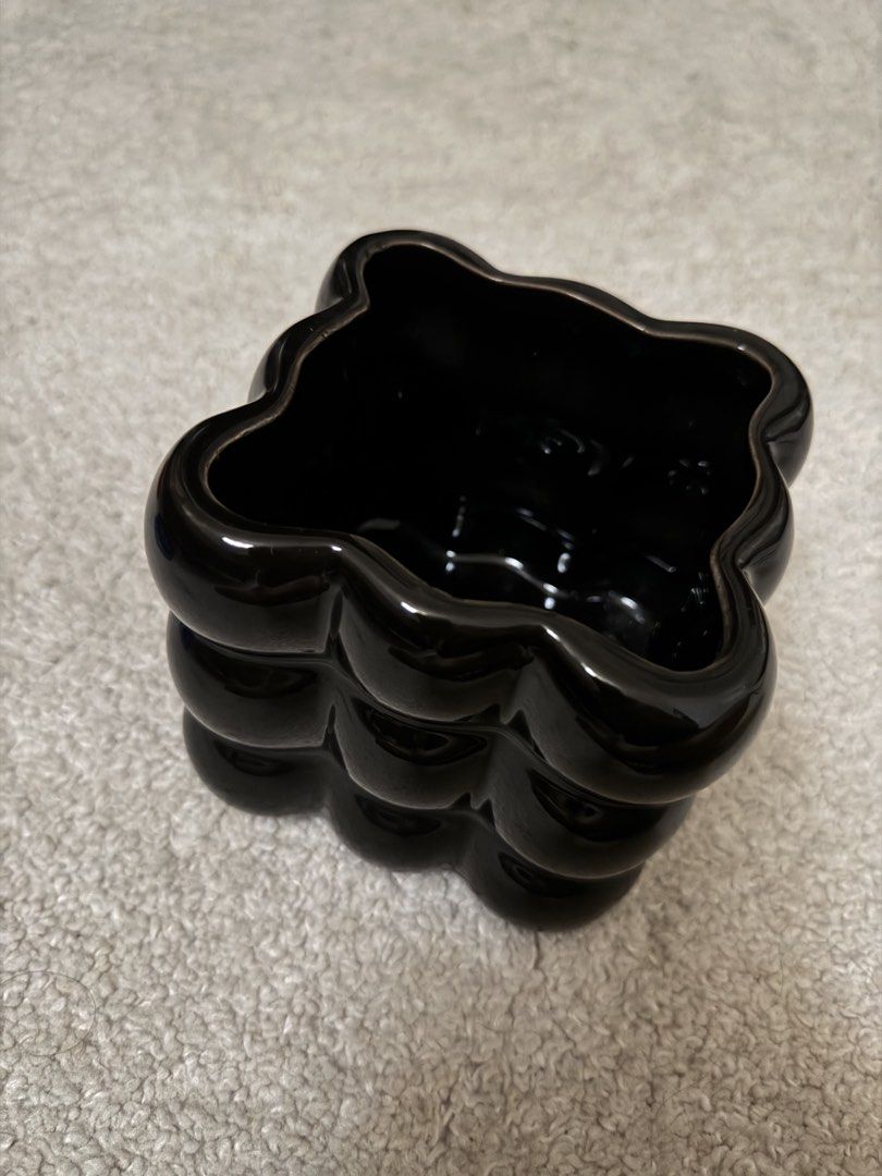 Ceramic bubble organizer (Category: Other Home Decor) located in Paranaque City. Submitted by closetanghelita (Listing ID 1467739488, Image 2). Description: Quite big and can fit a lot Bought for around 1500 plus on orange app.