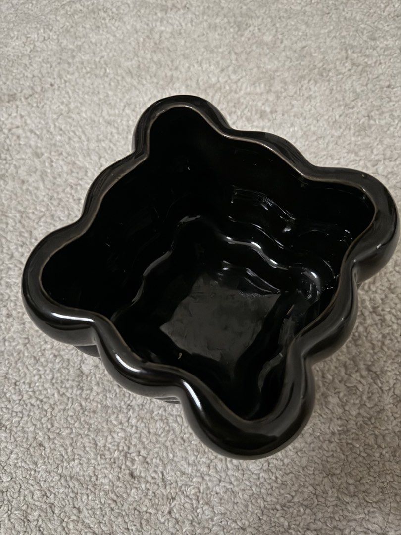 Ceramic bubble organizer (Category: Other Home Decor) located in Paranaque City. Submitted by closetanghelita (Listing ID 1467739488, Image 3). Description: Quite big and can fit a lot Bought for around 1500 plus on orange app.