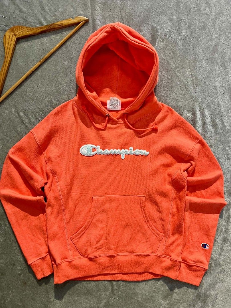 Champion Hoodie (Category: Coats, Jackets and Outerwear) located in Manila. Submitted by zenwind_3cdc42 (Listing ID 1467650587, Image 1). Description: •Champion hoodie ( small on tag) •Picture may varies due to lightning •add shipping via j&t // lbc •no issue.