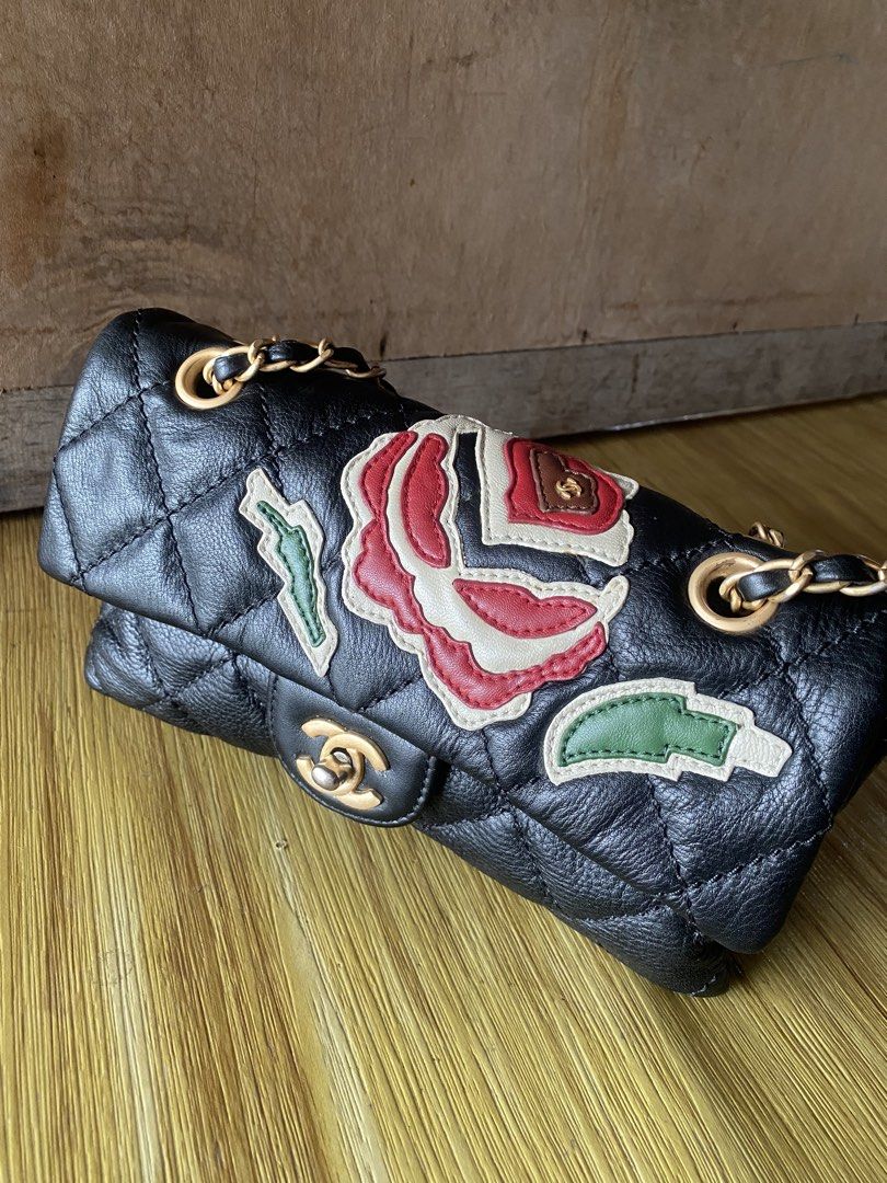 Chanel (Category: Luxury Bags & Wallets) located in Murcia. Submitted by cool.jacquelinebatilaran (Listing ID 1467611107, Image 3). Description: Good condition .
